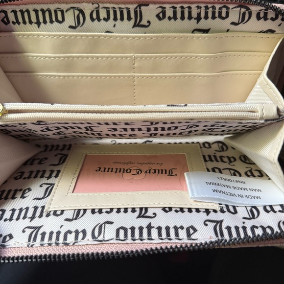 JUICY COUTURE Dusty Blush Pink Embossed Zipper Closure Wallet - Picture 11 of 12